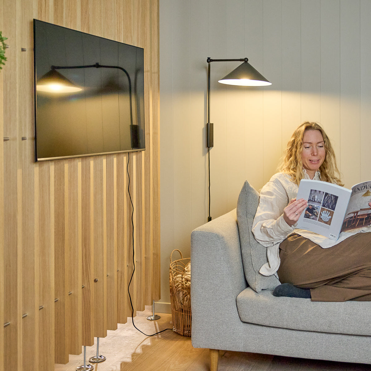 EMBRACE | Nell TV-Mount