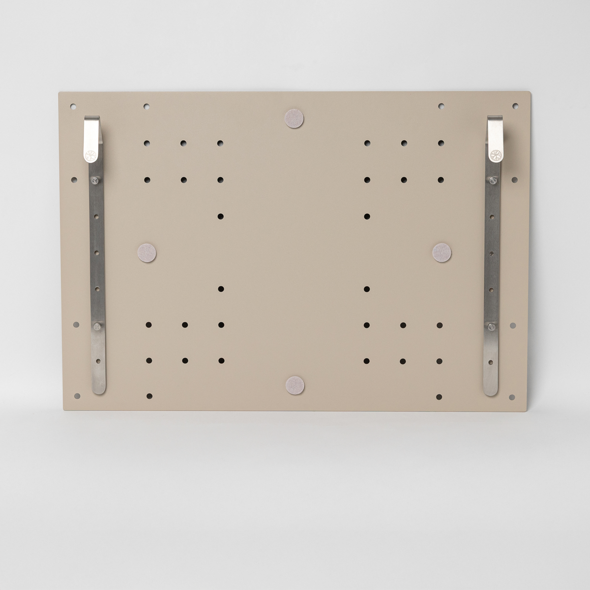 EMBRACE | Nell TV-Mount