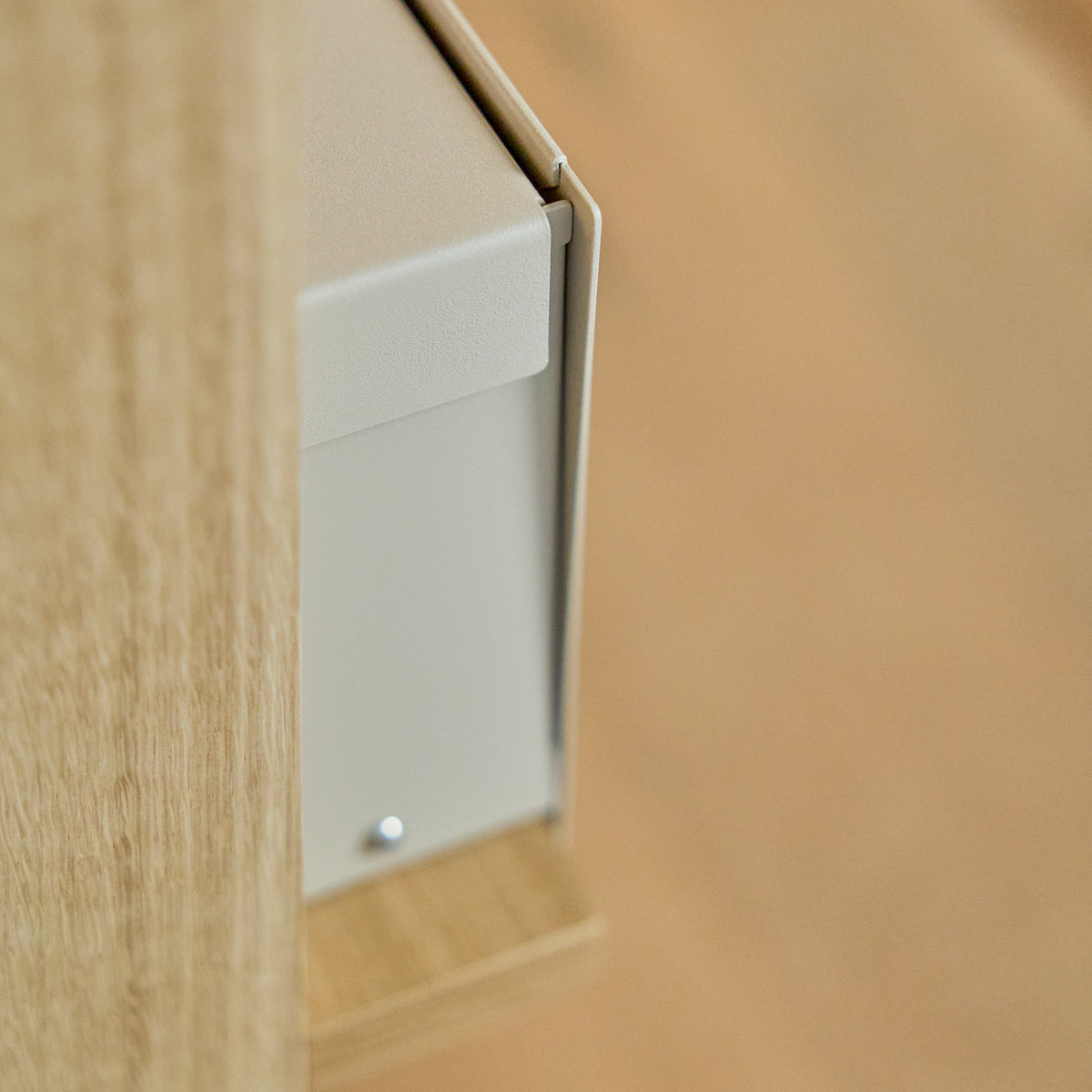 EMBRACE | Nell Metal Box - Beige